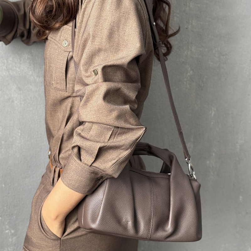 Tas Bantal Kulit Inisial Kusto - Luxury Bags In Japan ulasan dan harga