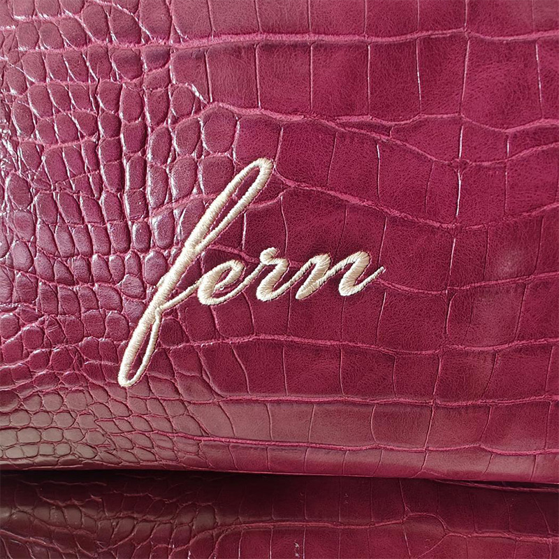 Tas Makeup Bordir Motif Buaya, - Luxury Bags That Are Vegan ulasan dan harga