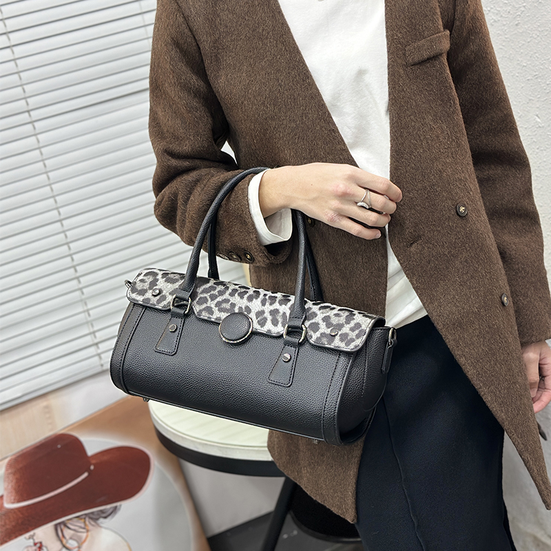 Tas Selempang Wanita Motif Leo - Luxury Bags That Are Vegan ulasan dan harga